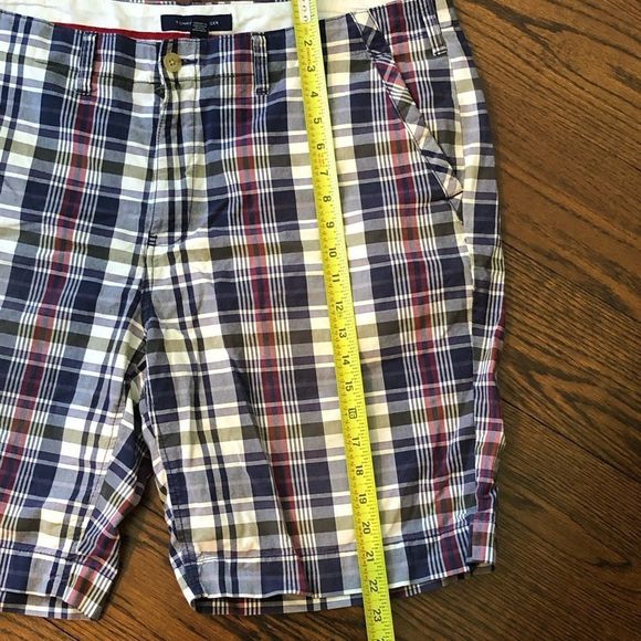 TOMMY HILFIGER Mens Navy Blue Plaid Flat Front Longer Length Chino Shorts Sz 40 - Picture 4 of 6